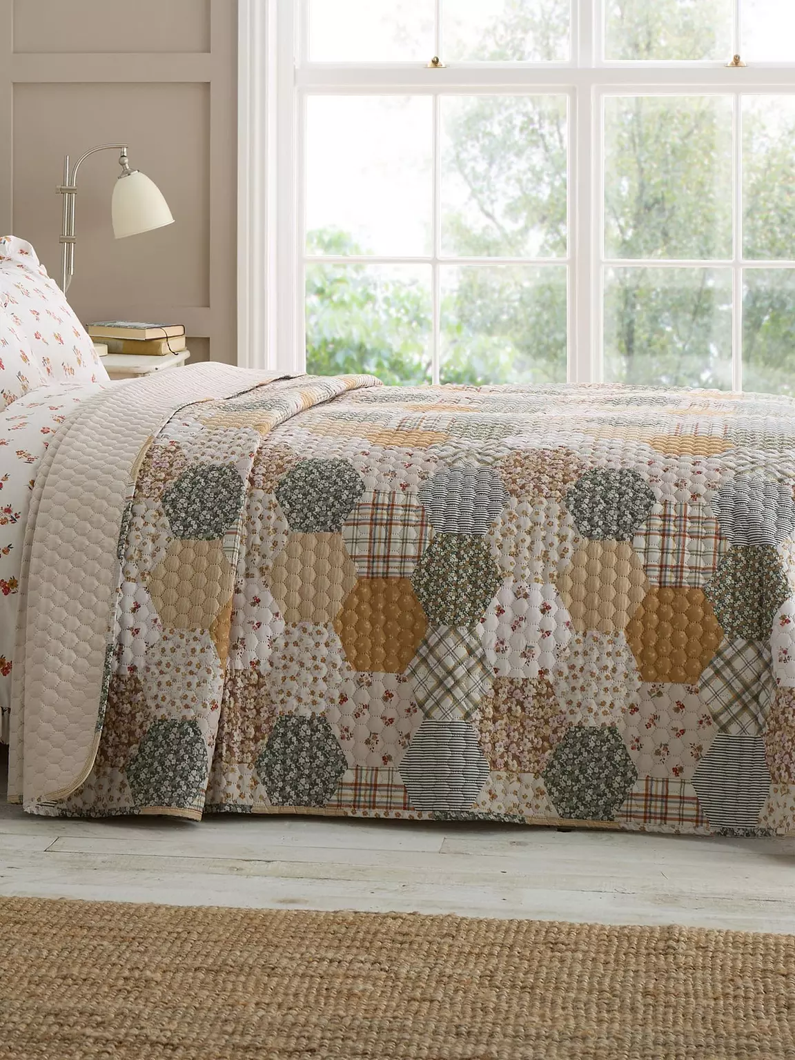 CATHERINE LANSFIELD Floral Patchwork Bedspread Throw 220x230cm - Image 2
