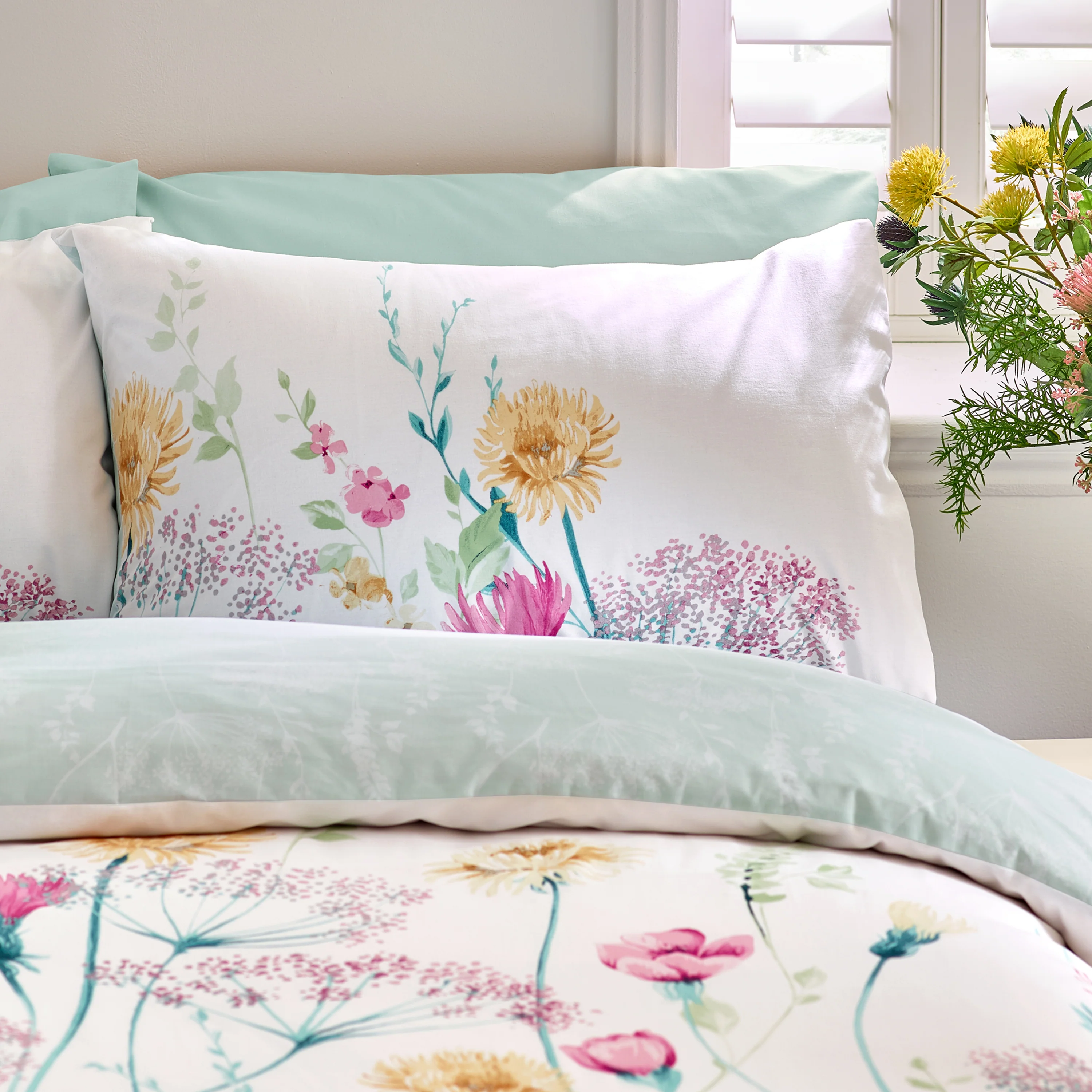 CATHERINE LANSFIELD Meadowsweet Floral Duvet Set - Bright - Image 3