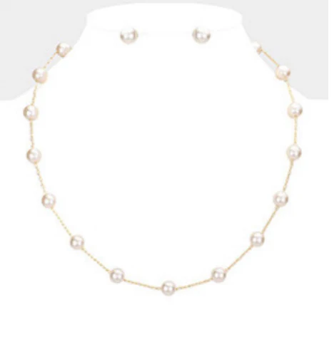 LAVEESHA Pearl Necklace Set