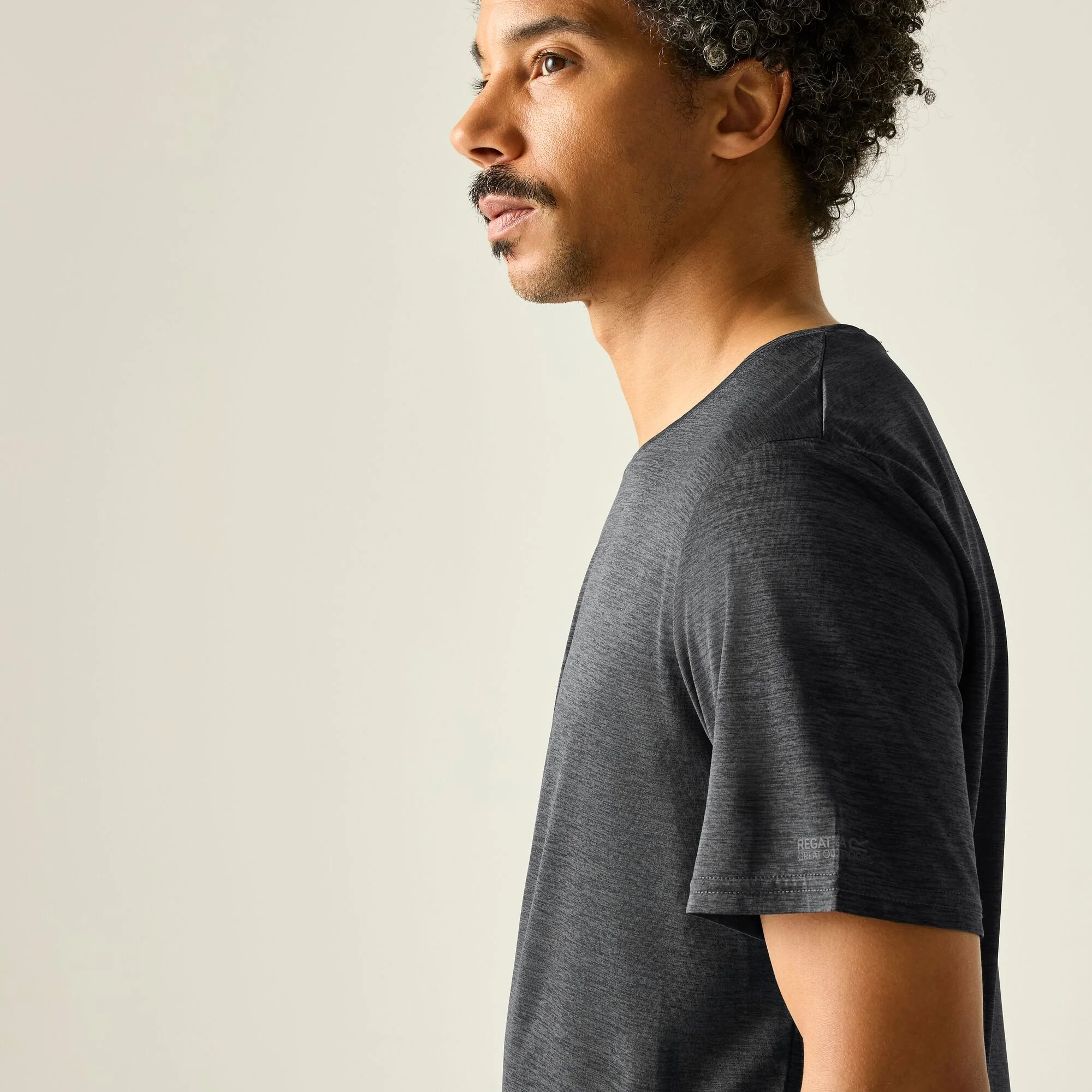 REGATTA Men's Fingal Edition Marl T-Shirt - Ash Black - Image 3