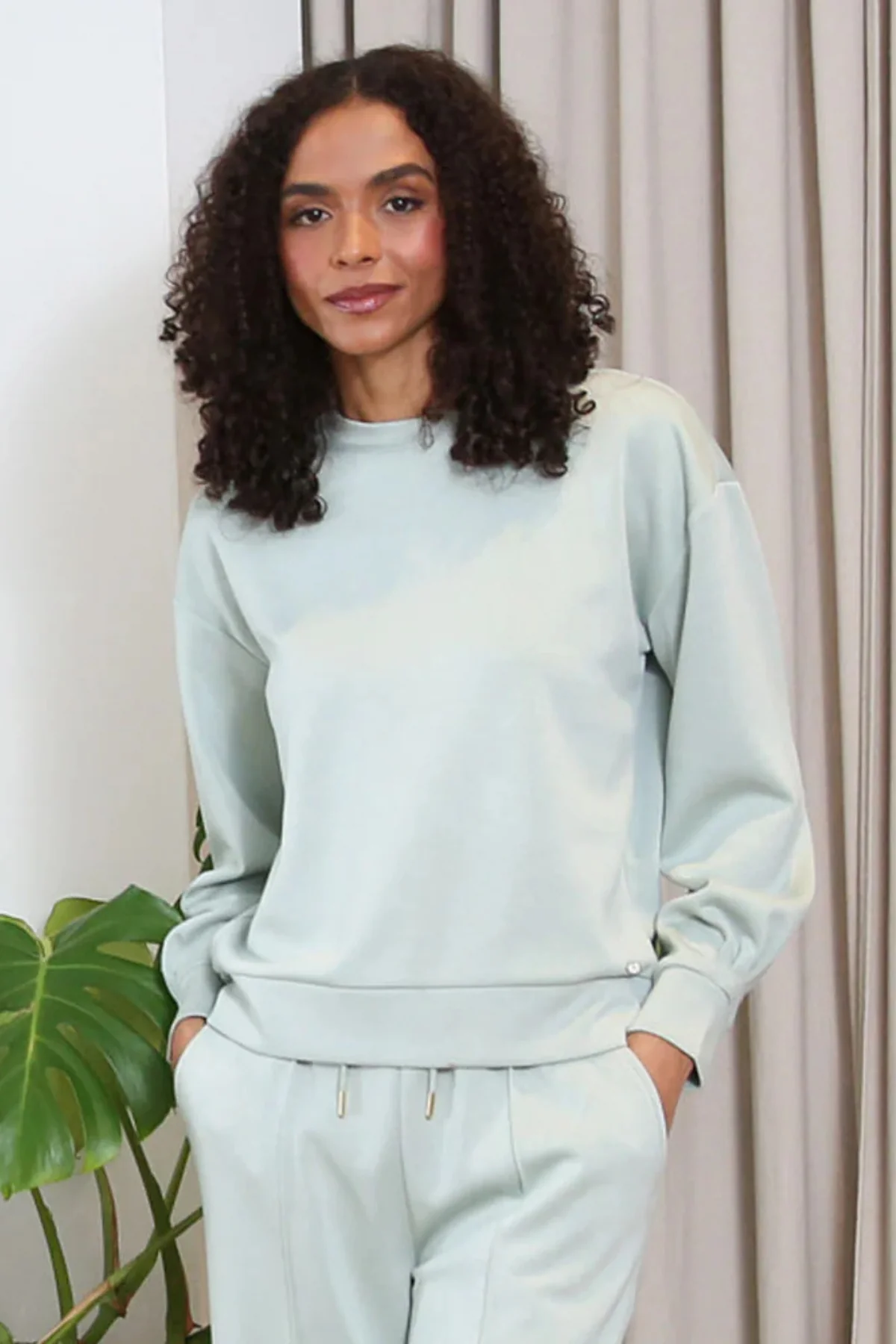 RELAX & RENEW Sandy Crew Neck Sweatshirt - Sage