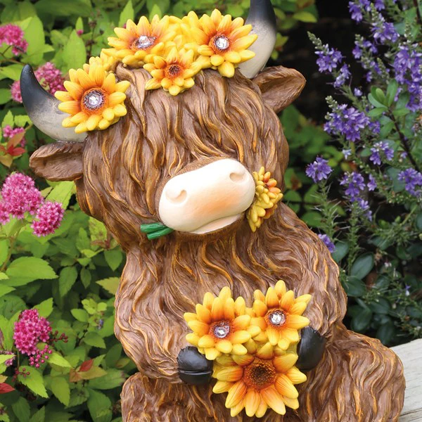STRAITS Solar Highland Cow Figurine 25cm - Image 3
