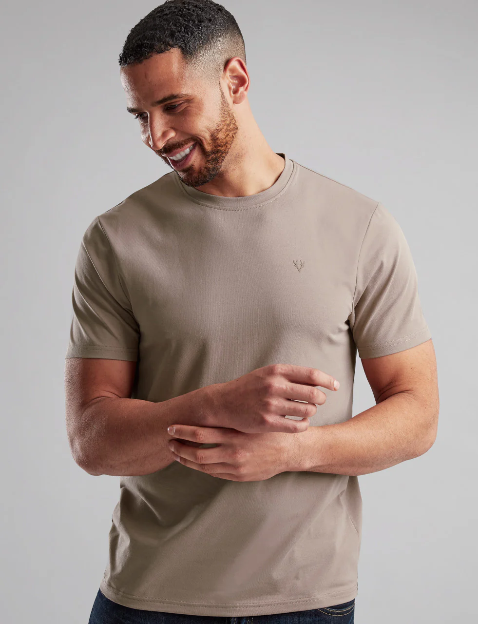VEDONEIRE Casual Round Neck Cotton T-Shirt - Taupe - Image 3